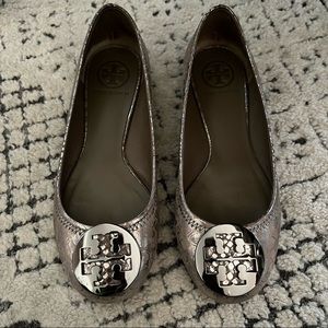 Tory Burch Metallic Rose Gold Logo Ballet Flats